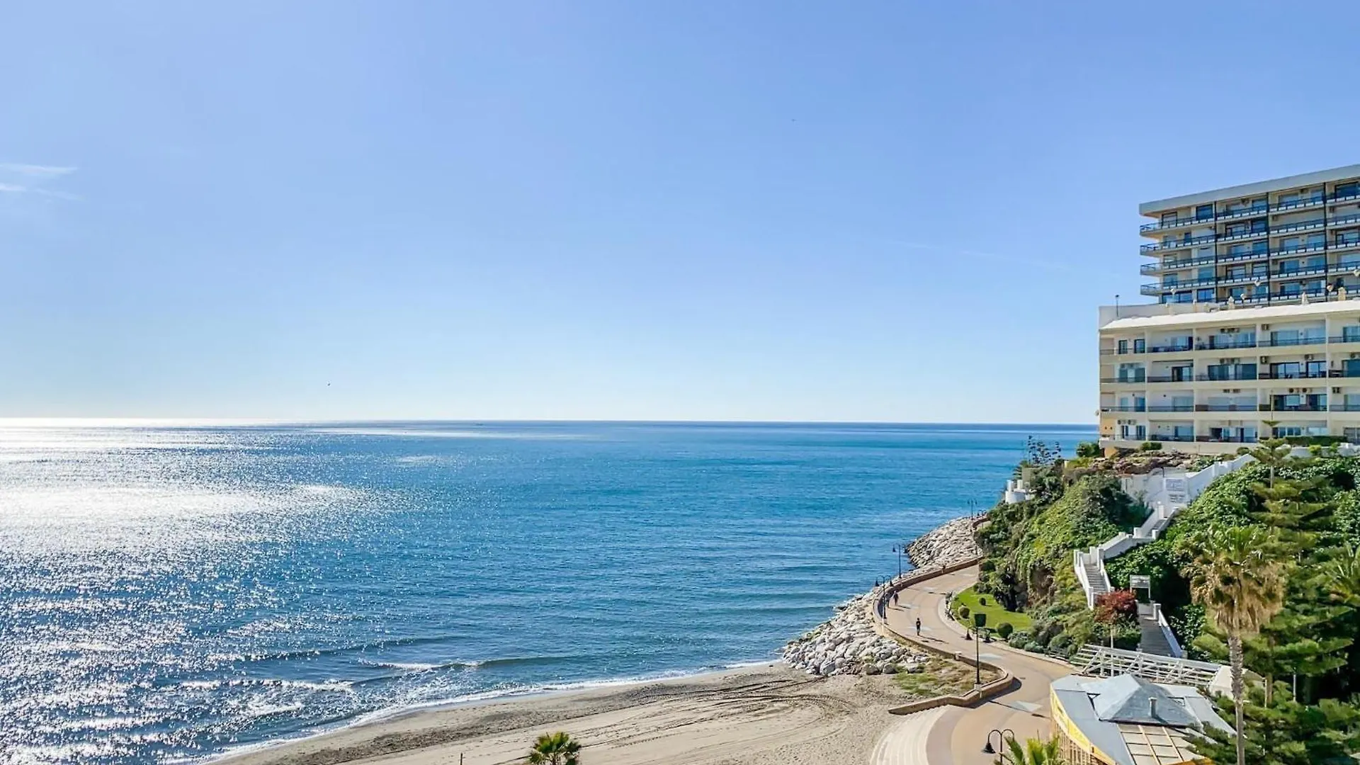 טורמולינוס Ocean-View Apartment With Beach Access ספרד