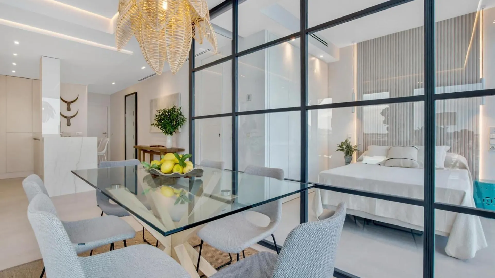 טורמולינוס Ocean-View Apartment With Beach Access ספרד