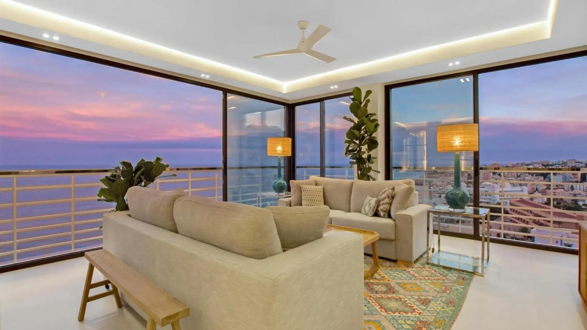 טורמולינוס Ocean-View Apartment With Beach Access