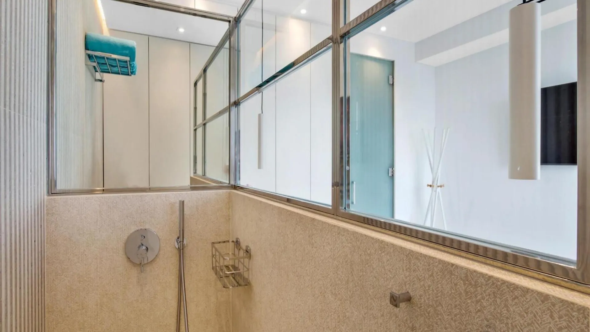 טורמולינוס Ocean-View Apartment With Beach Access