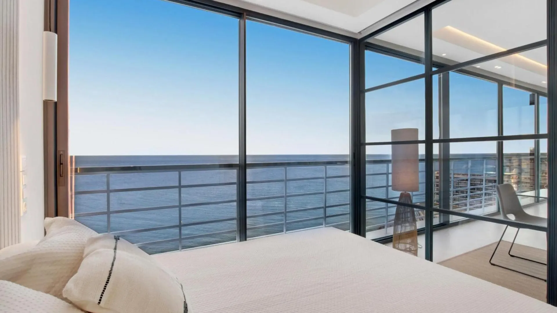 טורמולינוס Ocean-View Apartment With Beach Access