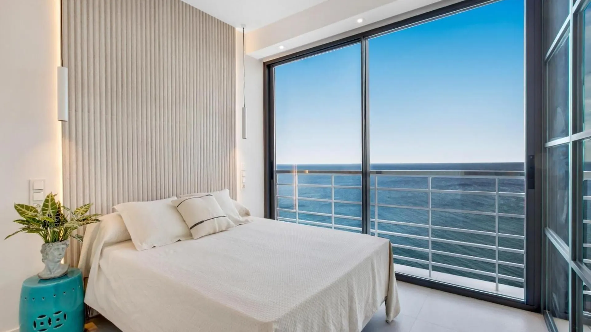 טורמולינוס Ocean-View Apartment With Beach Access 0*,