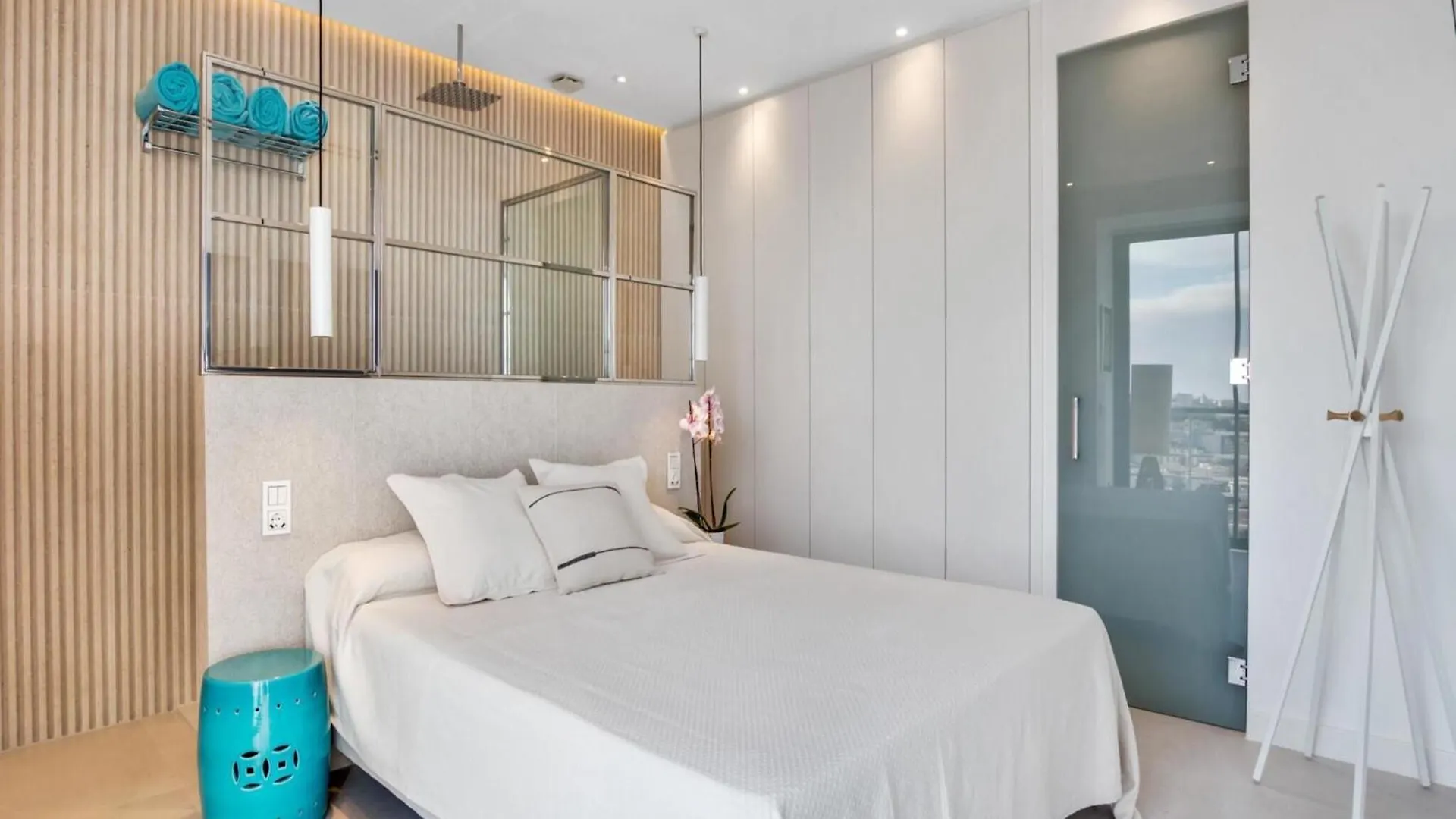 טורמולינוס Ocean-View Apartment With Beach Access ספרד
